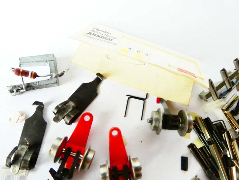 N MIX SET Náhradní díly k modelové železnici