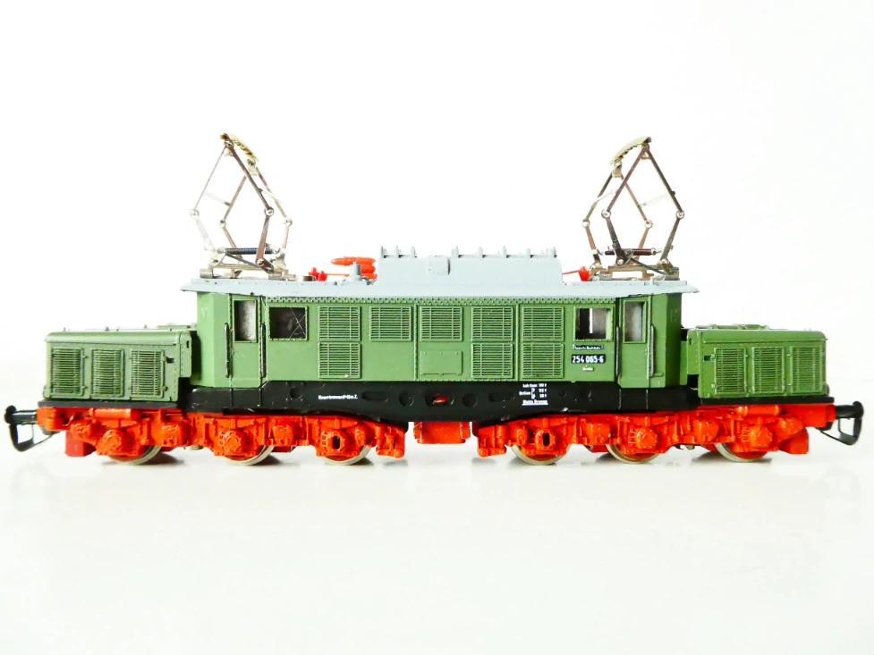 TT BTTB Elektrická lokomotiva BR 254 065-6 DR OSVĚTLENÁ TOP STAV v origilnální krabičce s návodem