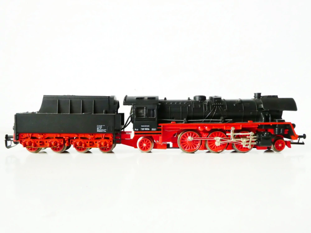 TT BTTB Parní lokomotiva BR 23 1056 s tendrem DR OSVĚTLENÁ PĚKNÝ STAV v krabičce s průvodním listem