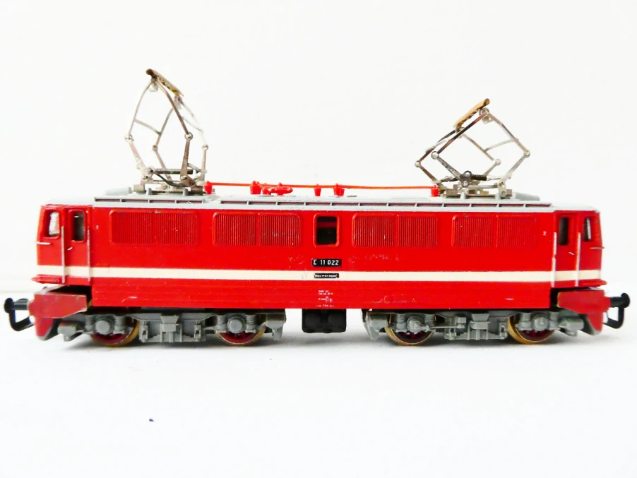 TT BTTB GÜTZOLD Elektrická lokomotiva E 11 022 DR