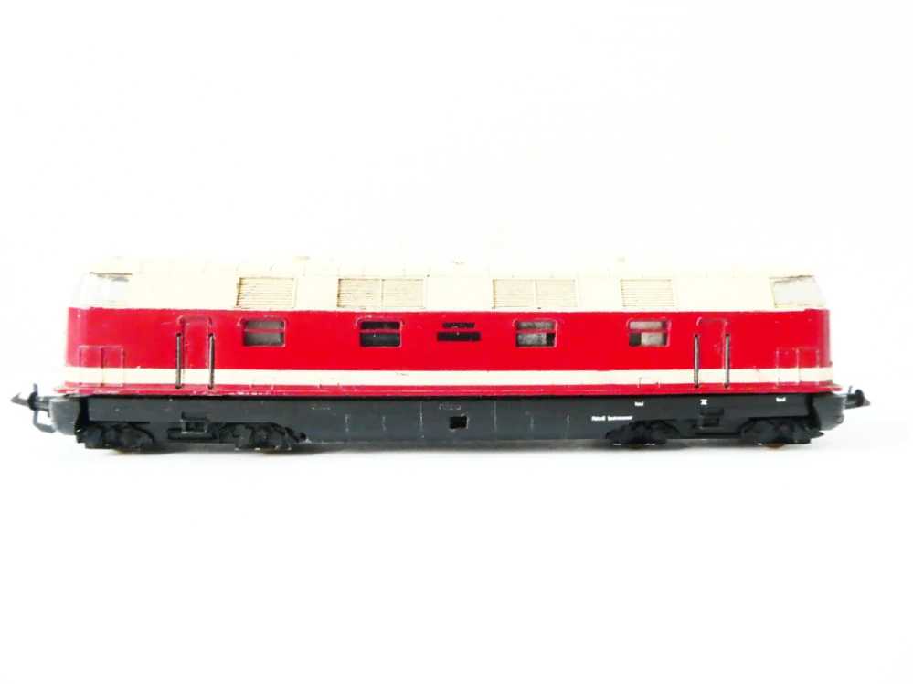 TT ZEUKE Dieselová lokomotiva BR 118 OSVĚTLENÁ PĚKNÝ STAV