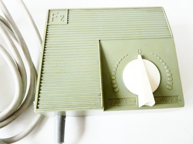 PIKO F2 Regulační transformátor ( trafo ) PĚKNÝ STAV