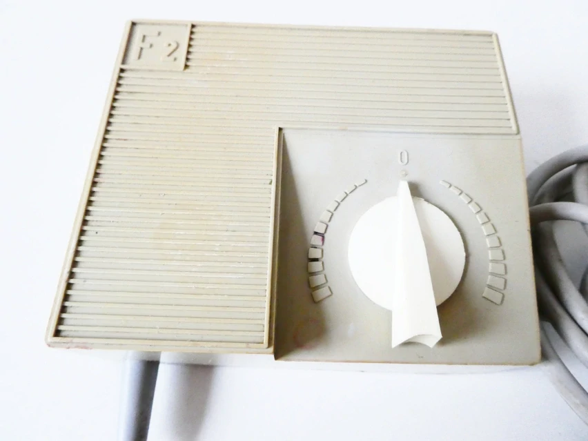 PIKO F2 Regulační transformátor ( trafo ) PĚKNÝ STAV