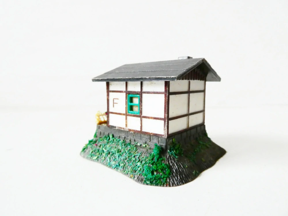 TT/H0 Drážní telefon - budka na náspu