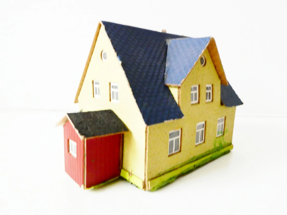 TT Patrový rodinný dům s kůlnou