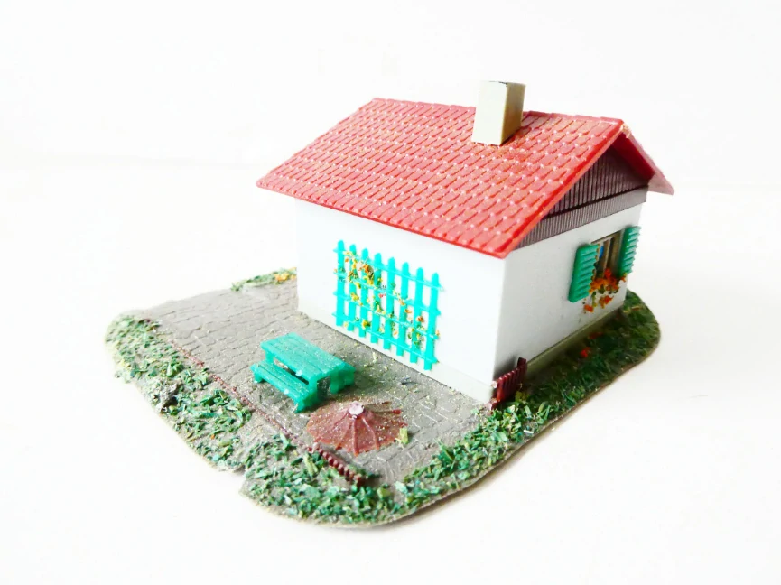 N Rodinný dům s dlažbou a lavičkou