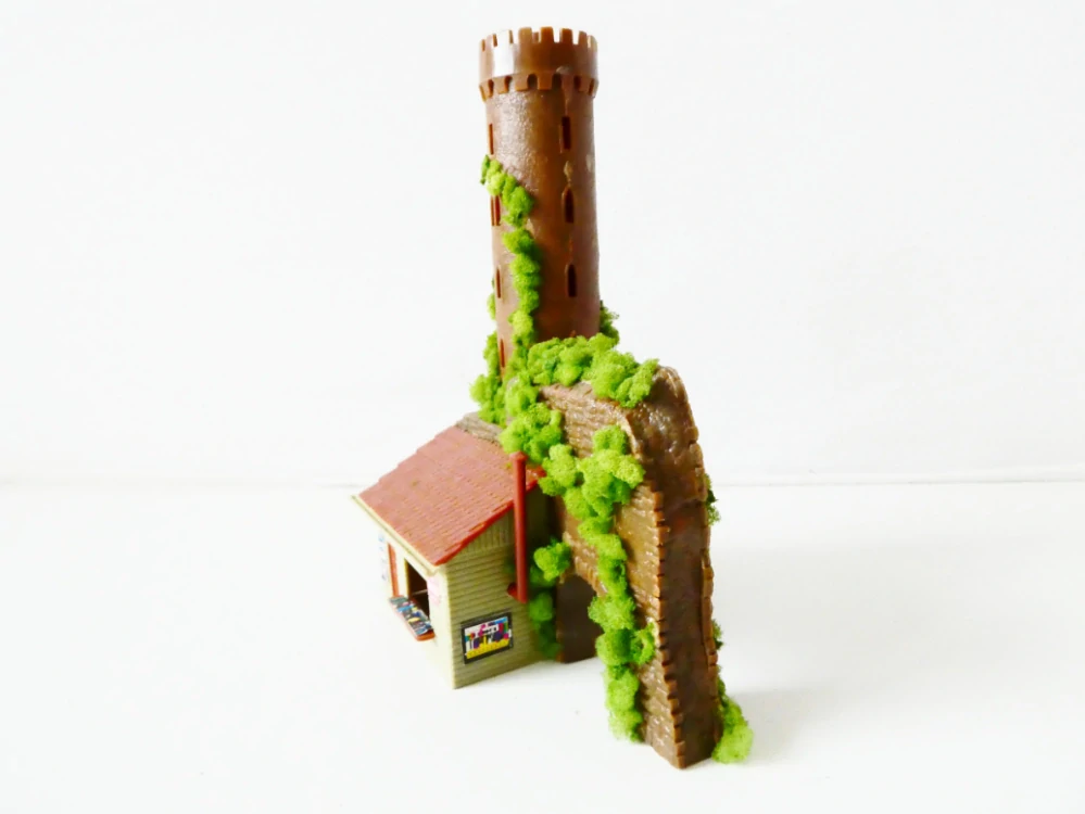 TT/N Zřícenina hradu s prodejním stánkem