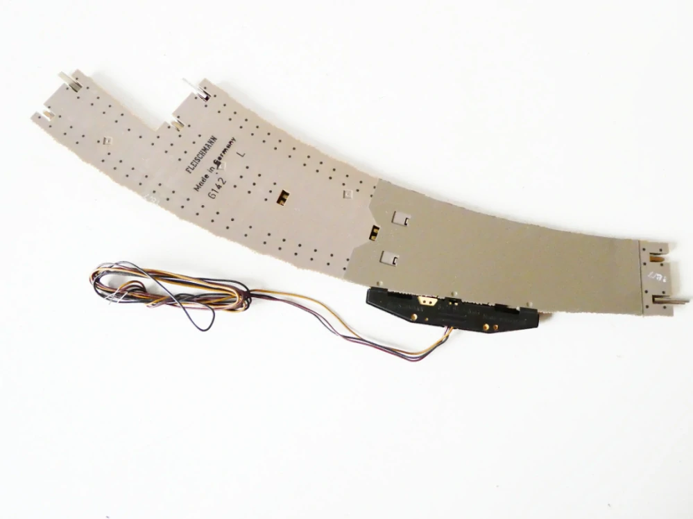 H0 Fleischmann 6142 Výhybka levá elektrická s přestavníkem NEPOUŽITÁ NOVÁ