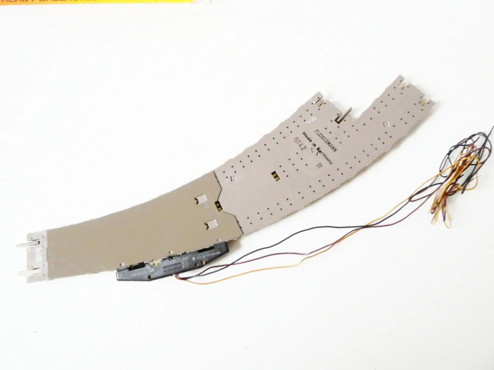 H0 Fleischmann 6142 Výhybka pravá elektrická s přestavníkem NEPOUŽITÁ NOVÁ