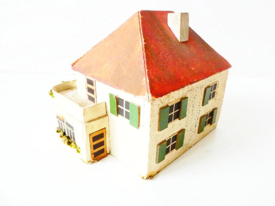TT OWO MODELLE Rodinný dům (kasička)