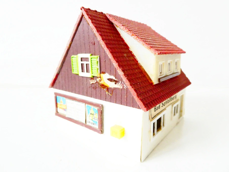 TT VERO Drážní domek s jízdním řádem