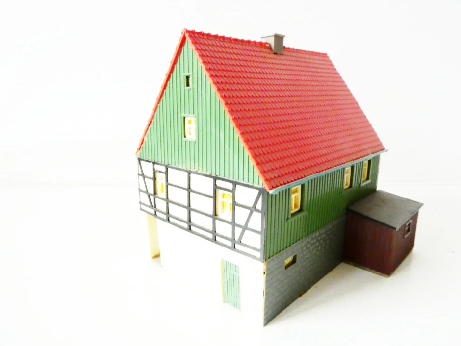 TT/H0 VERO Hrázděné vesnické stavení s kůlnou PĚKNÝ STAV