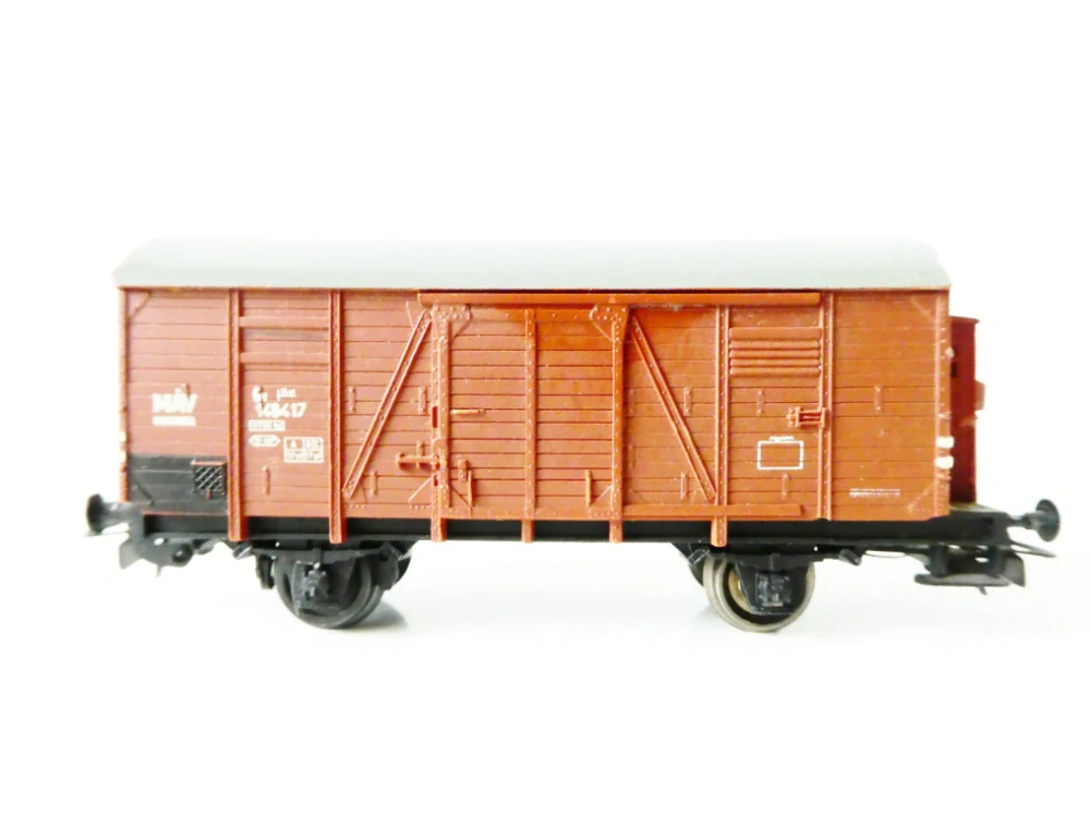 H0 PIKO Nákladní vůz krytý s budkou brzdaře 149417 MAV