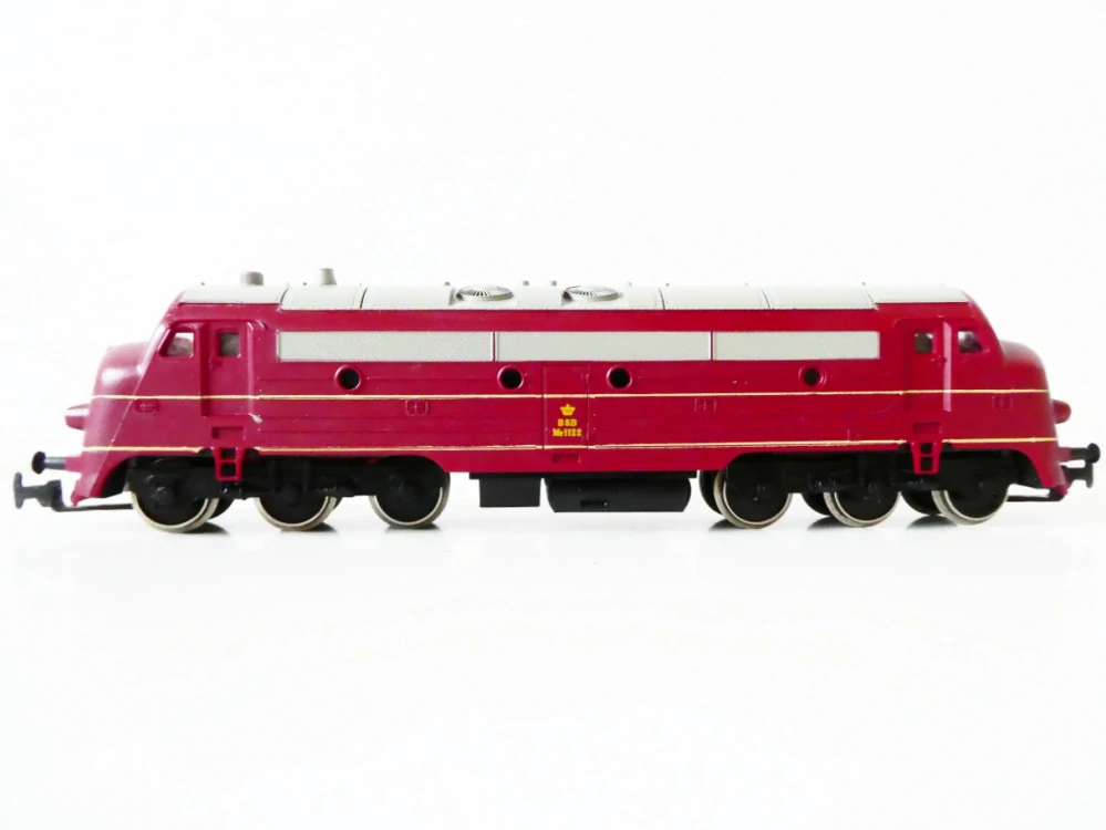 H0 PIKO Dieselová lokomotiva My 1122 Nohab DSB OSVĚTLENÁ PĚKNÝ STAV