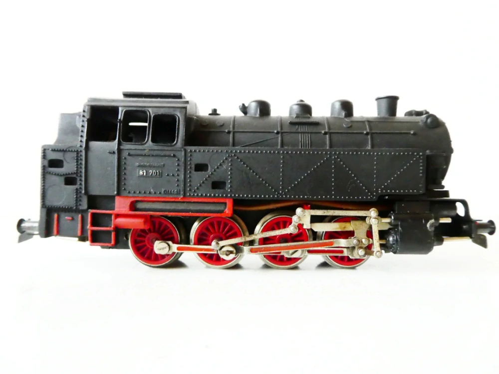 H0 PIKO Parní lokomotiva BR 81 701 DR OSVĚTLENÁ - NA OPRAVU (nejede, pouze svítí)