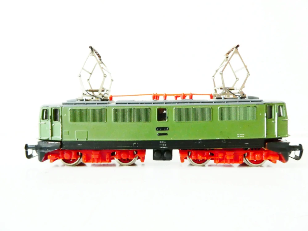 TT BTTB Elektrická lokomotiva E 42 018 DR OSVĚTLENÁ TOP STAV