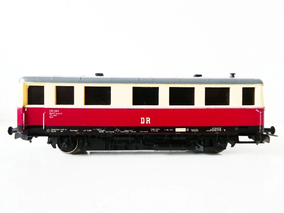 H0 PIKO Motorový vůz VT 135 062 DR