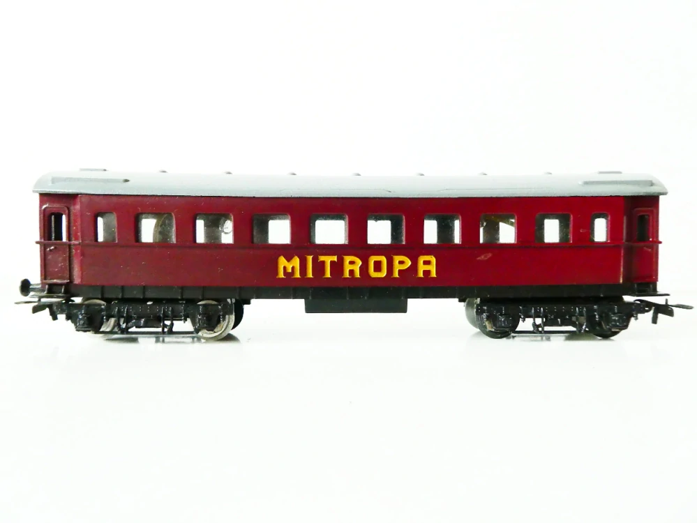 H0 SCHICHT Jídelní vůz MITROPA OSVĚTLENÝ v orig. krabičce