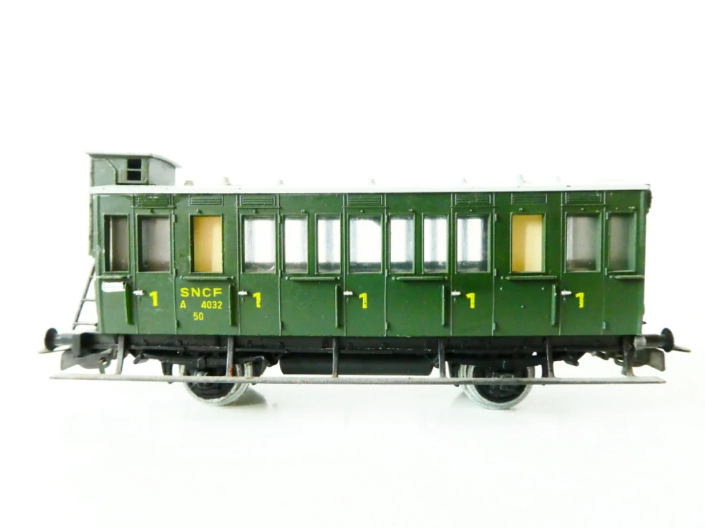 H0 PIKO Osobní vůz 1. tř. 4032 50 SNCF s budkou brzdaře PĚKNÝ STAV