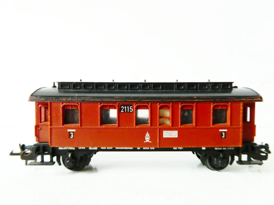 TT ZEUKE Osobní vůz KPEV 2115 hnědý 3. tř. 