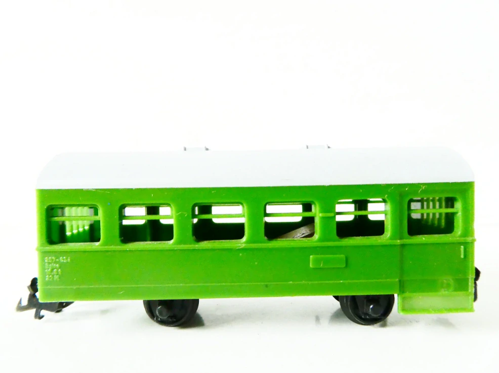 TT ZEUKE Osobní vůz 357-654 bez značení