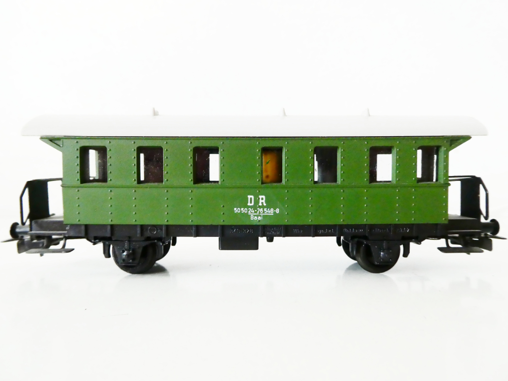 H0 PIKO Osobní vůz 50 50 24 - 26 548-8 DR PĚKNÝ STAV