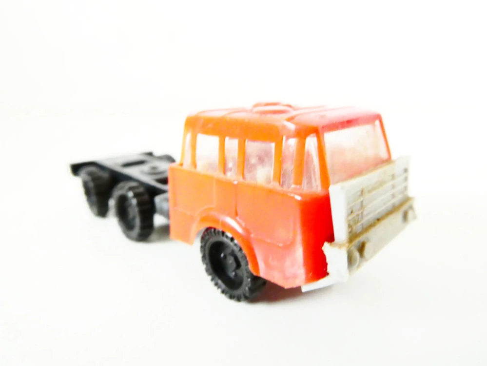 TT VEB Modell- Konstruktt Nákladní automobil TATRA 813 66 tahač červený 