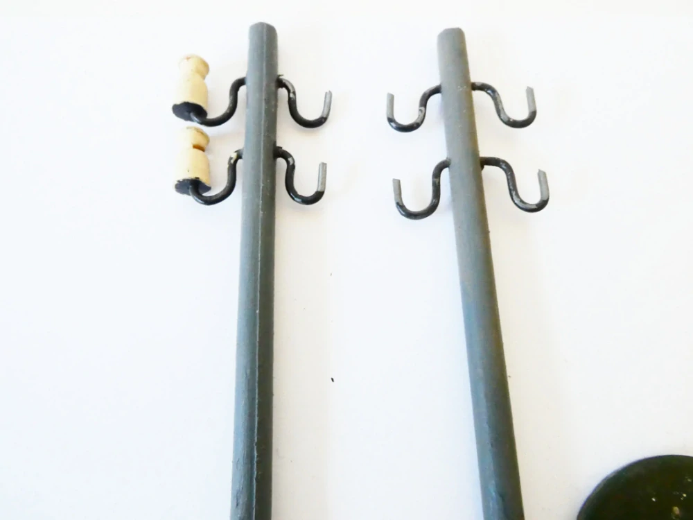 H0 SET 3 ks - 2x telegrafní sloup a 1x podstavec (výška 20 cm)NA RENOVACI