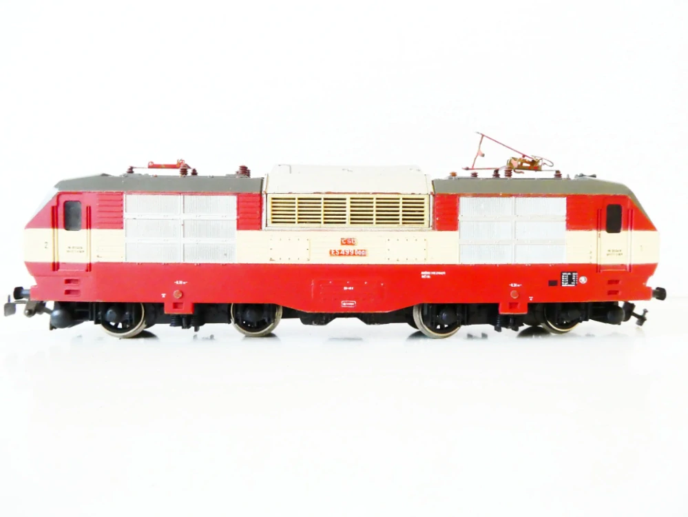 H0 PIKO Elektrická lokomotiva ES499 0001 ČSD - NA OPRAVU PANTOGRAFŮ - JINAK FUNKČNÍ - OSVĚTLENÁ 