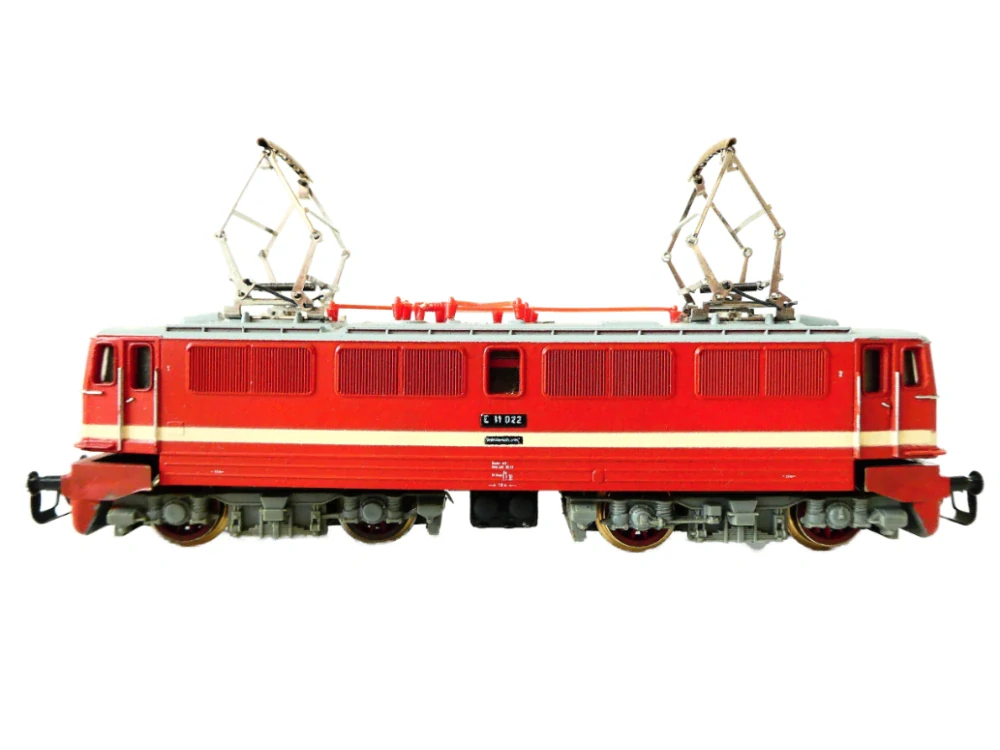 TT GÜTZOLD Elektrická lokomotiva E 11 002 DR OSVĚTLENÁ TOP STAV