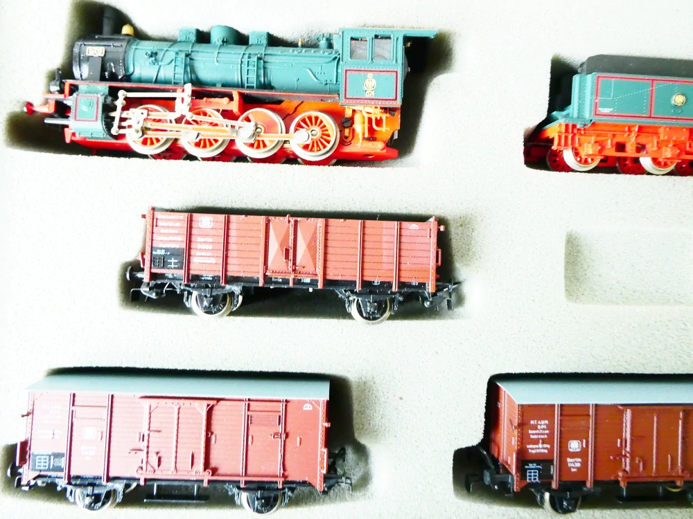 H0/PIKO Historická sada Länderbahnzug 1913 BR 55 K.P.E.V. – SBĚRATELSKÝ STAV - NEPOUŽÍVANÁ v originální krabici včetně průvodního listu