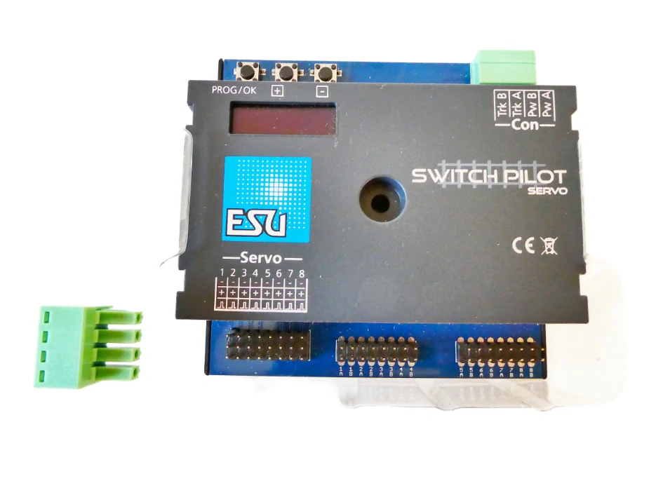 ESU 51832 SWITCH PILOT 3 Servo – DCC dekodér pro 8 servomotorů NOVÝ v krabičce s návodem