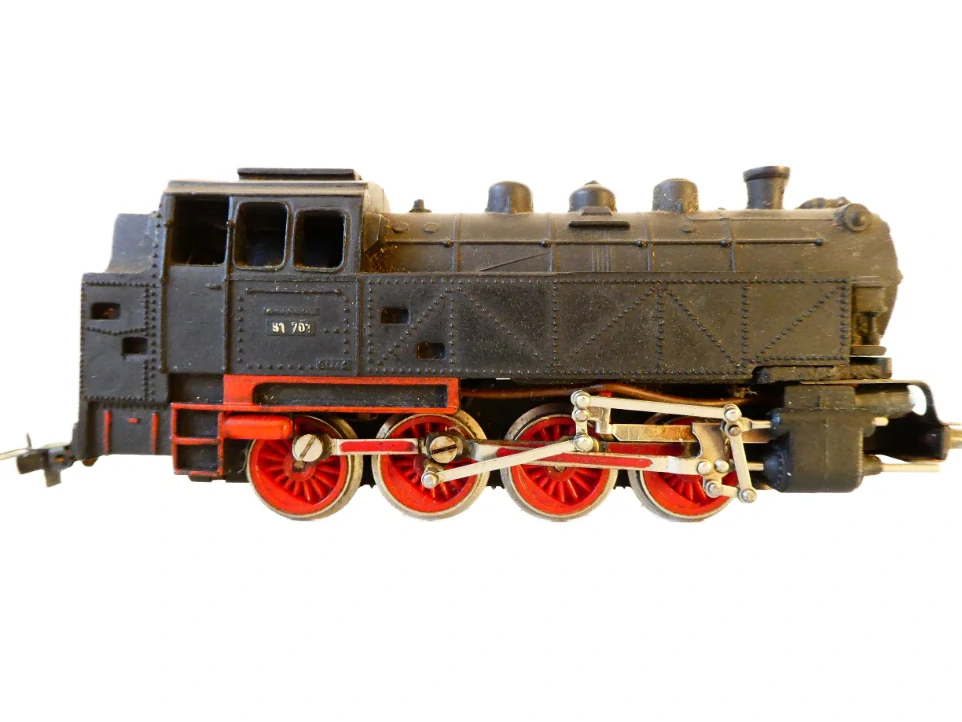 H0 PIKO Parní lokomotiva BR 81 701 DR OSVĚTLENÁ 