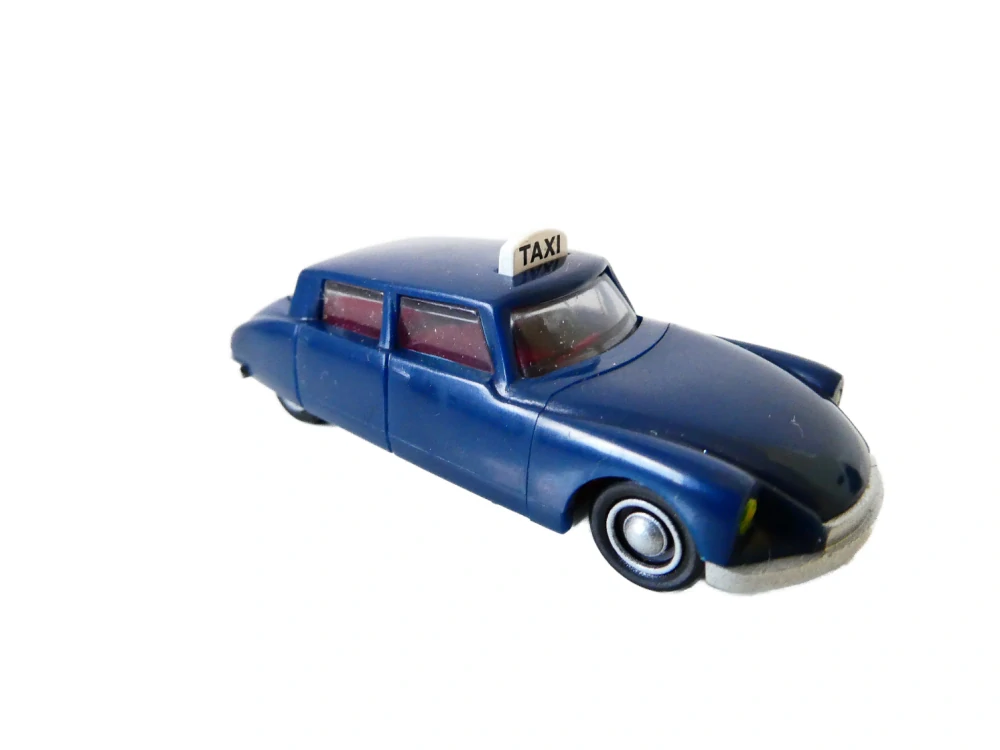 H0 Osobní automobil TAXI modrý Ferrero PĚKNÝ STAV