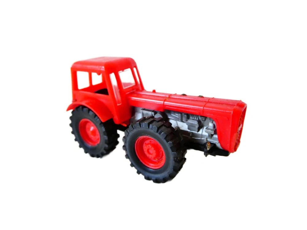 H0 VEB Berlinplast Traktor Dutra D4K 