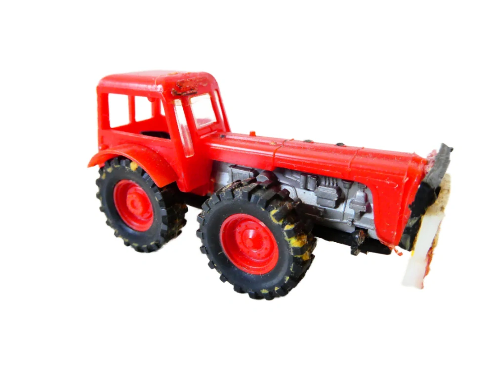 H0 VEB Berlinplast Traktor Dutra D4K 
