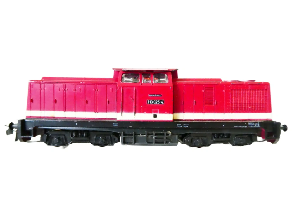 H0 PIKO Dieselová lokomotiva BR 110 025-4 DR OSVĚTLENÁ