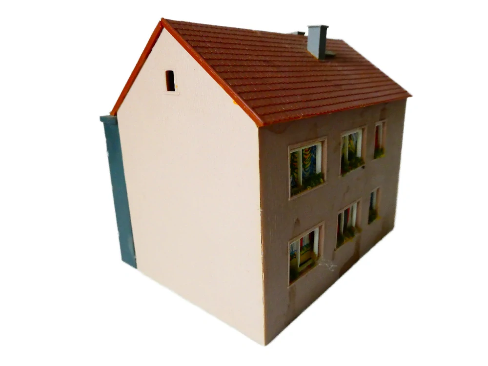 TT/H0 VERO Bytový dům s balkóny