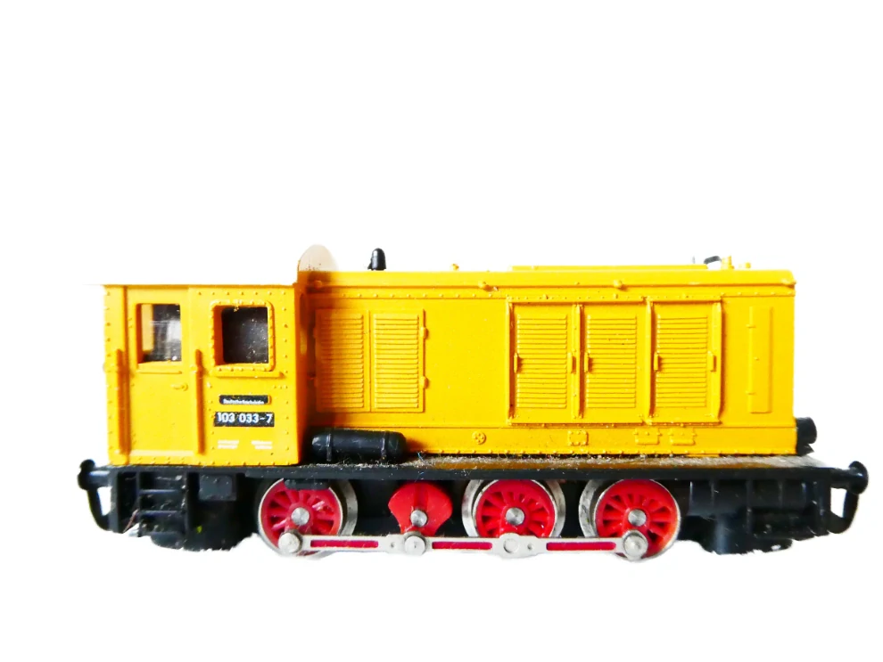 TT BTTB Dieselová lokomotiva BR 103 033-7 DR PĚKNÝ STAV v krabičce