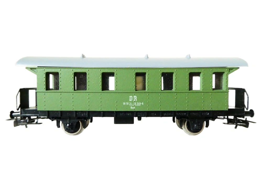 PIKO Osobní vůz 50 50 24 (340-328 podvozek) DR PĚKNÝ STAV