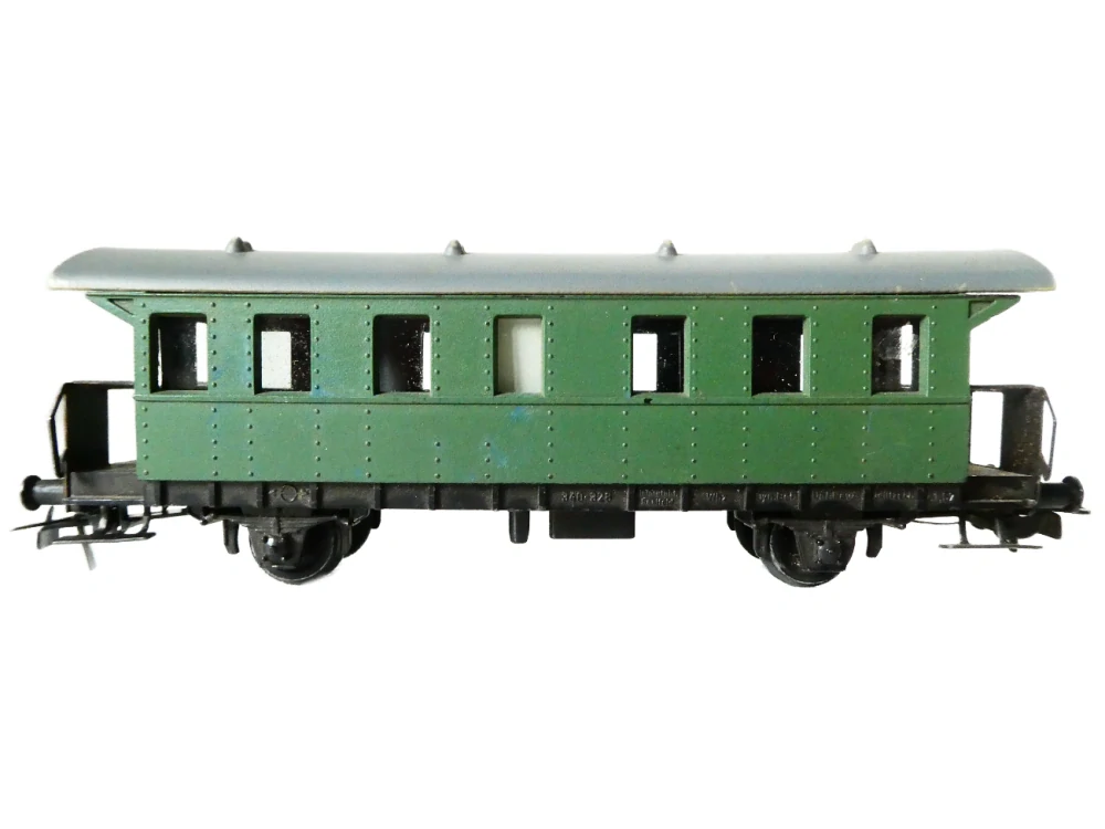 H0 PIKO Osobní vůz 340-328 zelený bez značení na korbě