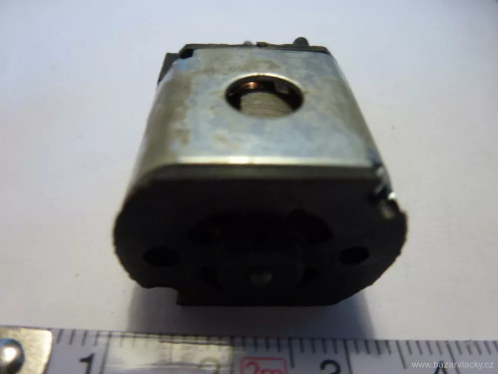 H0 - Motor do lokomotivy (pravděpodobně MEHANO - TECH)