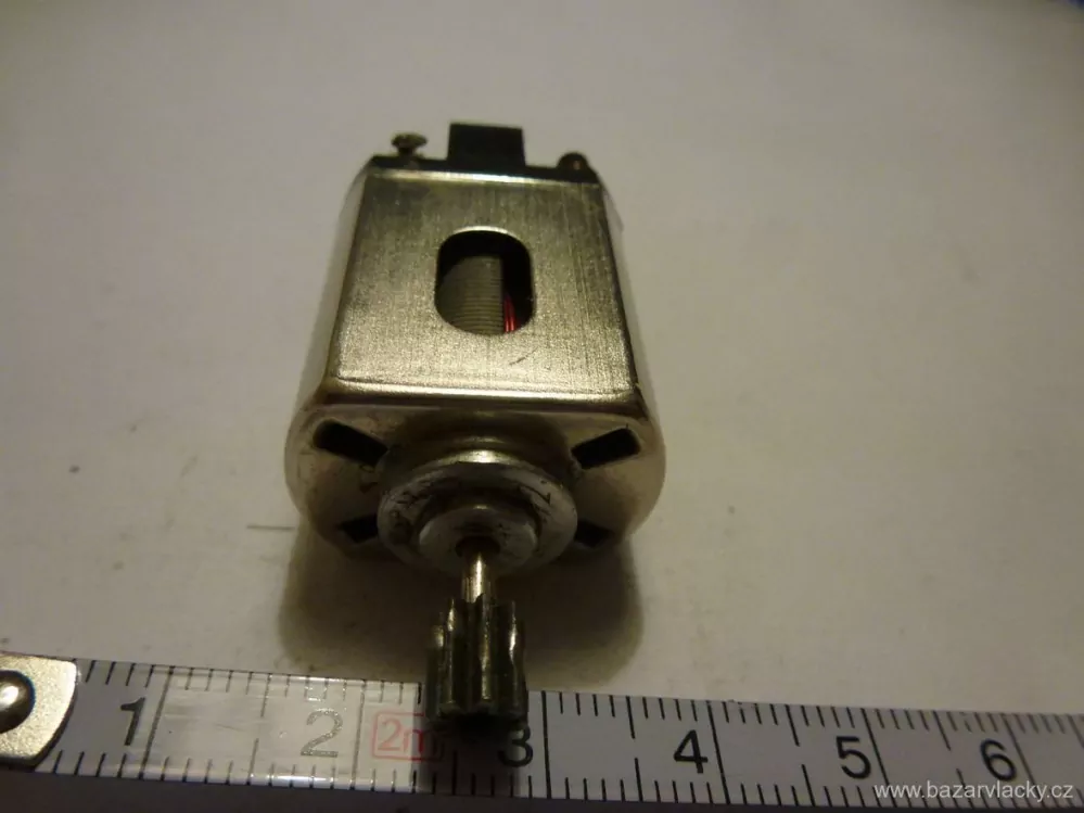 H0 - Motor do lokomotivy