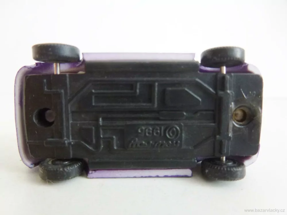 H0 Osobní automobil New-Ray