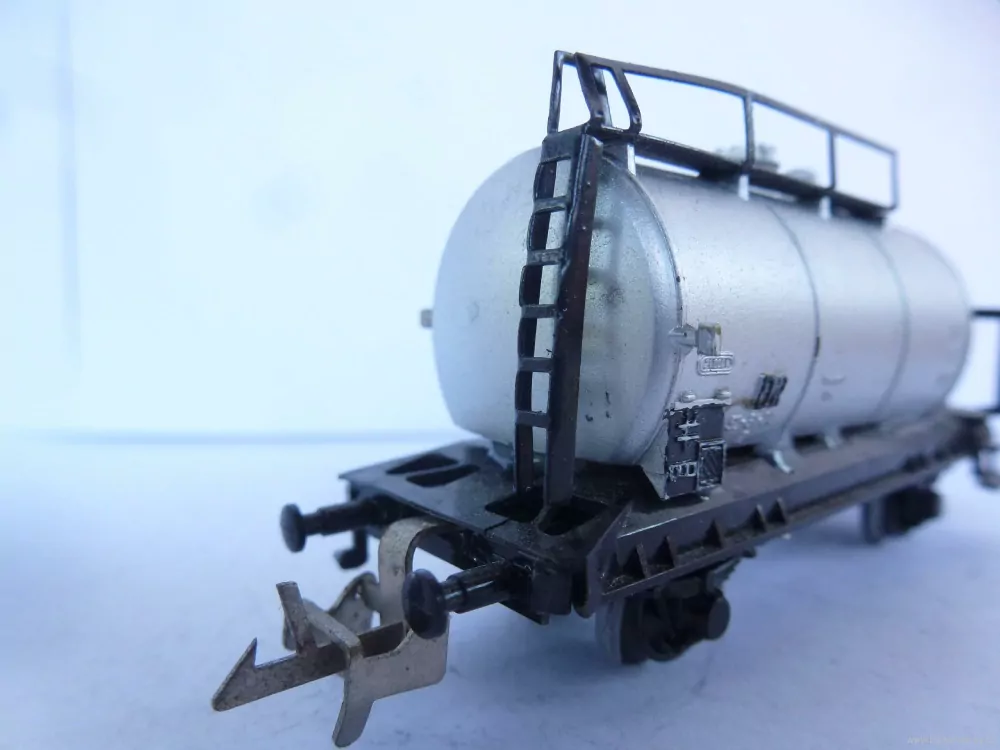 TT ZEUKE Cisternový vůz DR stříbrný PĚKNÝ STAV