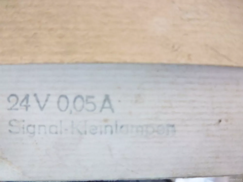 Signální žárovka 24V 0,05A (délka 4,5 cm) NOVÁ