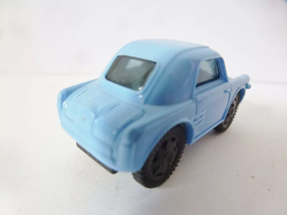 H0 Osobní automobil se setrvačníkem TOP STAV (4 x 1,8 x 1,5 cm)