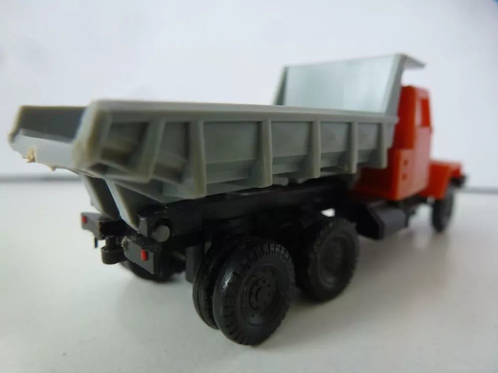 H0 Nákladní automobil valník - oranžový