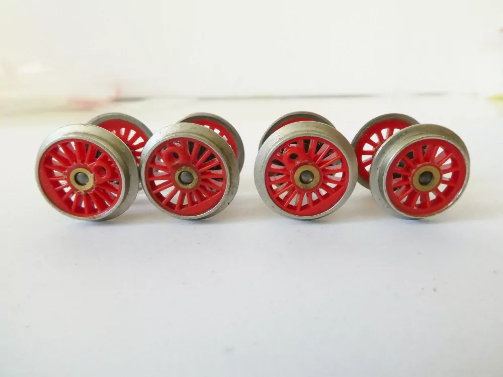 H0 SET 4 ks Náhradní díl - Soukolí na lokomotivy - kolečko - záběrové kolo 