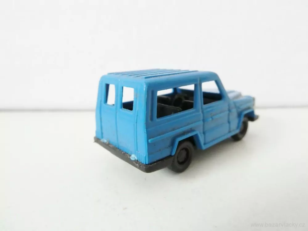 H0 Osobní automobil modrý Mercedes 300GD
